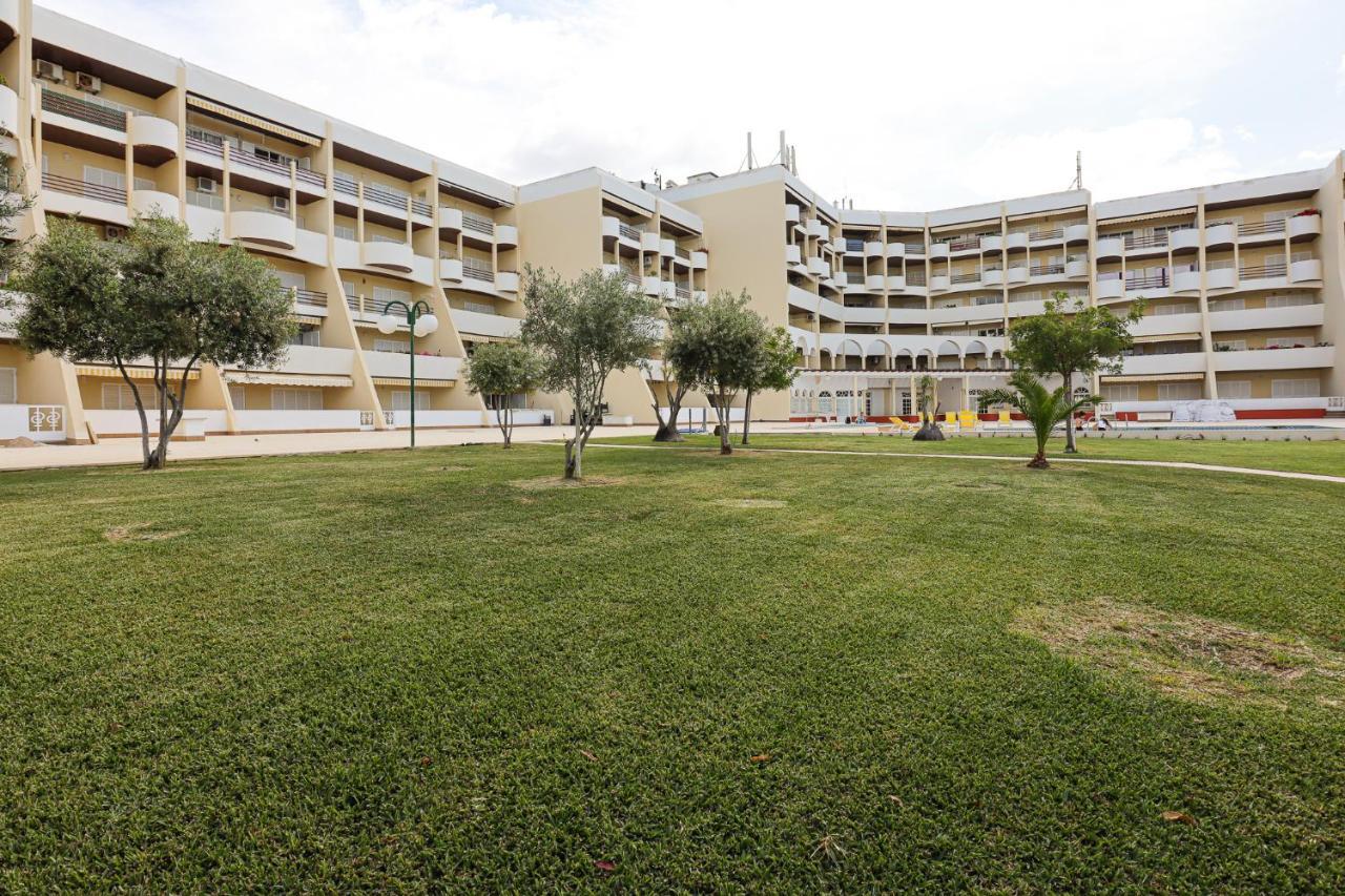 Apartamento Palmeira Gale - Beach - Pool - By Bedzy Albufeira Kültér fotó